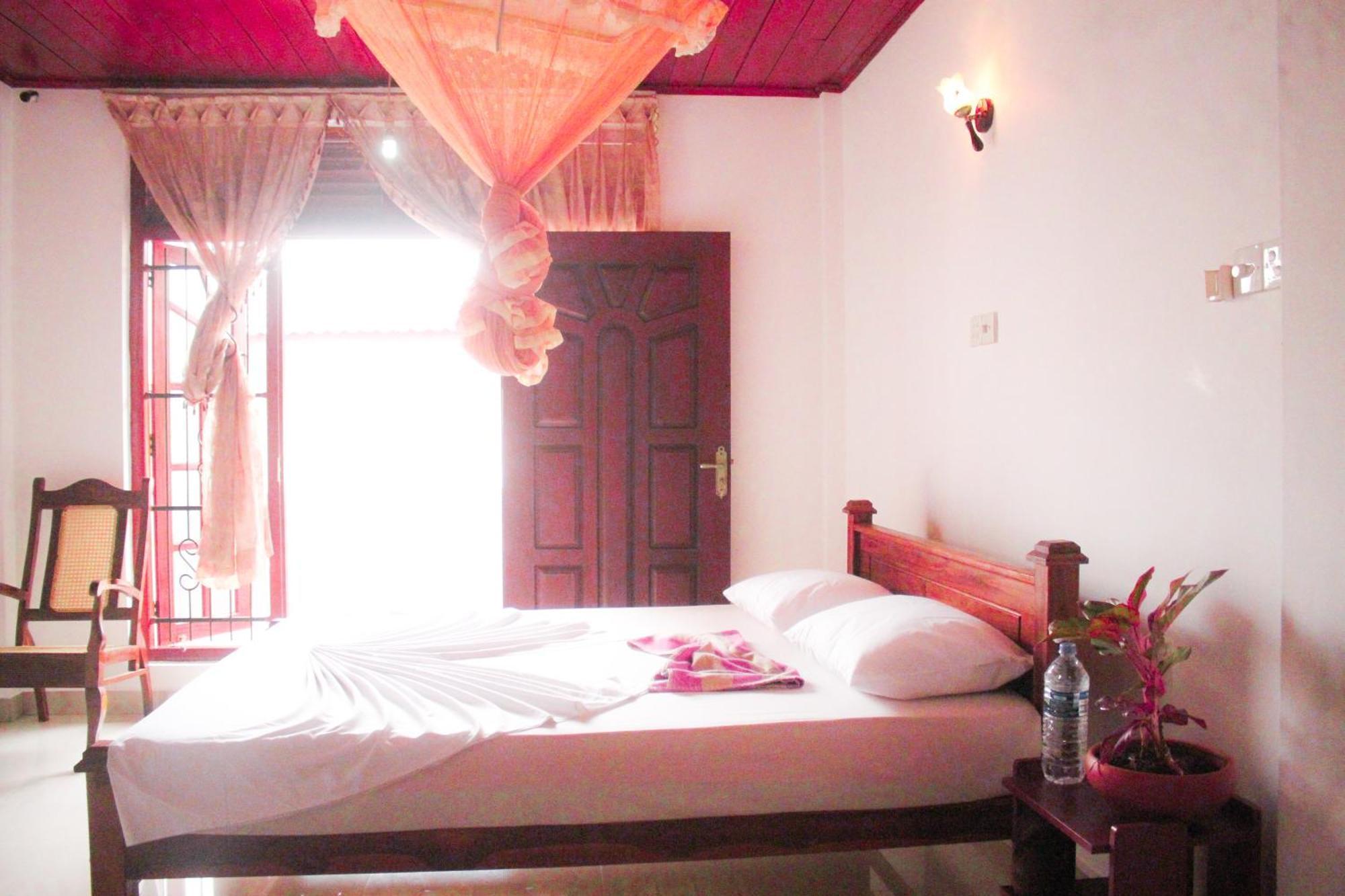 Golden Town Hostel Tangalle Exterior foto